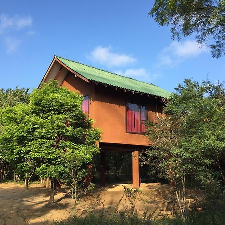Sky Forest Habarana Luaran gambar